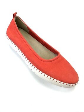 Naturalizer coral runner loafer Size 10M leather upper Comfort Slip On Summer